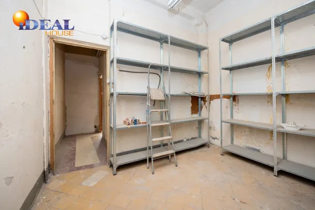 A LA VENTA EDIFICIO EN PLAZA BIB-RAMBLA — 16