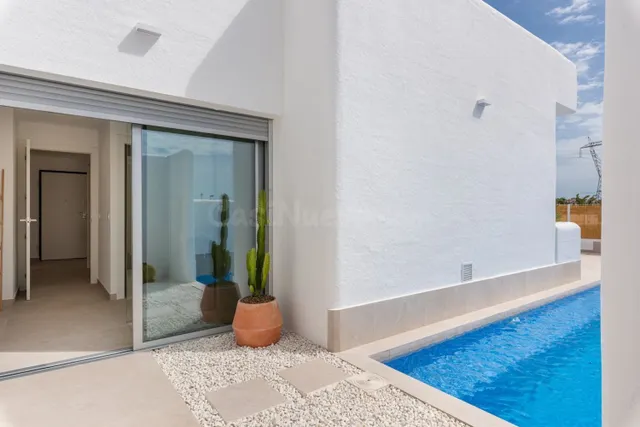 PRECIOSOS CHALET INDEPENDIENTE DE OBRA NUEVA EN DOLORES, ALI - foto 4