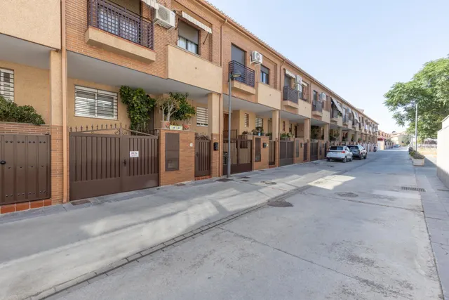 ¡exclusiva vivienda unifamiliar con patio privado en Armilla! — 40