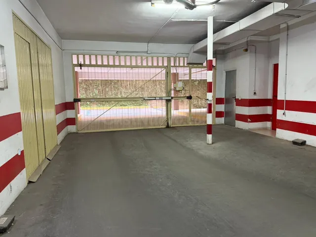 Local en venta en Calle Manuel de Falla – Amplio espacio de 