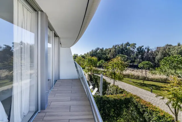Apartamento de 2 dormitorios con vistas al mar en Estepona — 18