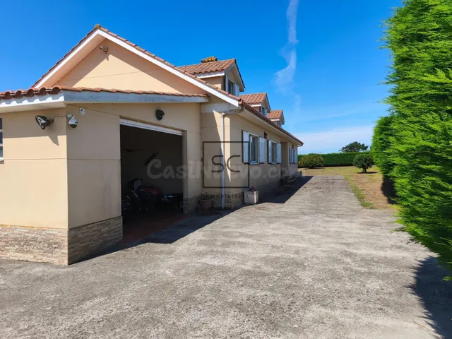 Chalet con piscina en Ares - foto 4