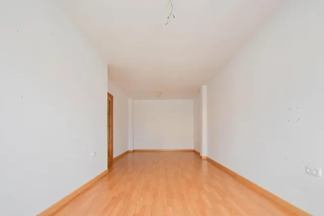Piso con garaje en Láchar — 8