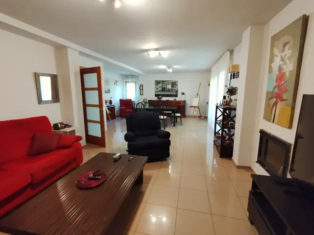Espectacular Chalet en Montehermoso - Espacios Amplios y Comodidad — 14