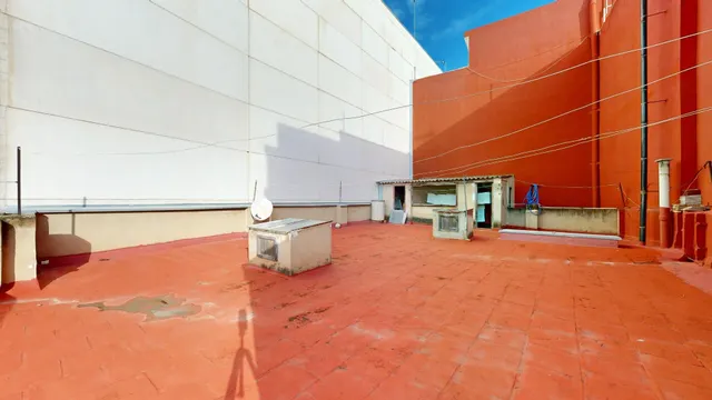 CASA DE DOS PLANTAS DE 180 M2 CADA UNA EN EL CORAZON DE TORRENT — 11