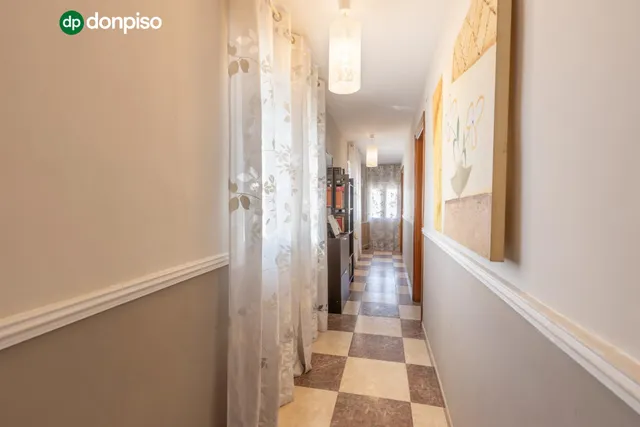 Casa en Armilla con terraza, patio y amplia cochera — 26