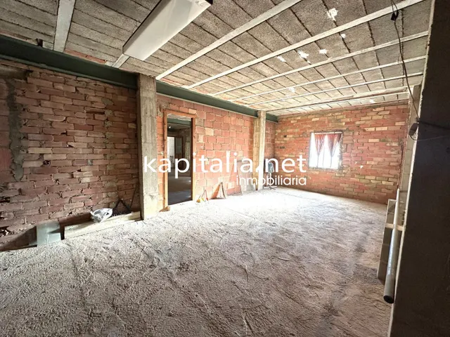 Amplia casa a la venta en Font de la Figuera (Valencia) — 45