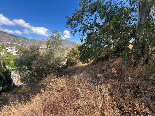 Parcela con Proyecto y Licencia: Villa de Diseño con Vistas Panorámicas al Mar y la Sierra de Mijas — 16