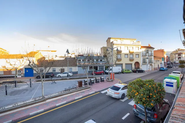 Casa con estupenda ubicación en Armilla. avenida de los ogíjares — 11
