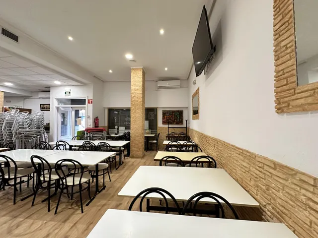 Oportunidad Única: Local Comercial Totalmente Acondicionado en San Pedro del Pinatar (Murcia) — 3