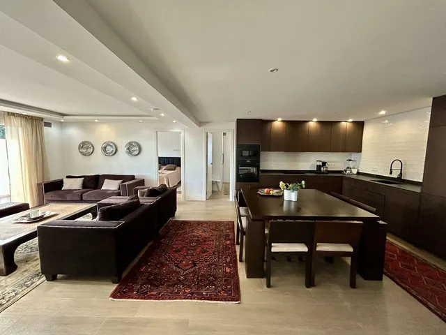 Chalet 6 habitaciones 400m² en venta - Centro — 24