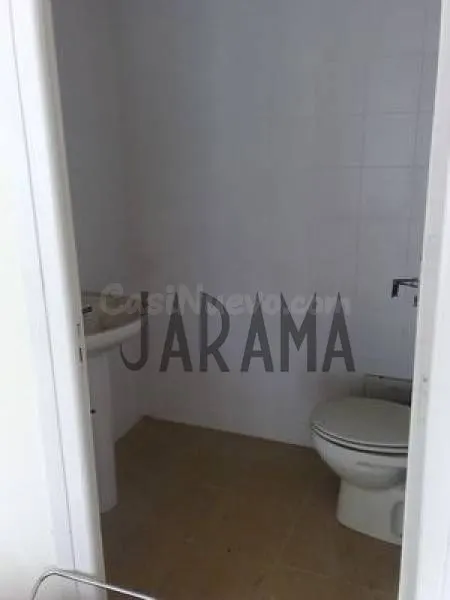 Entreplanta comercial en Avenida Zaragoza - foto 3