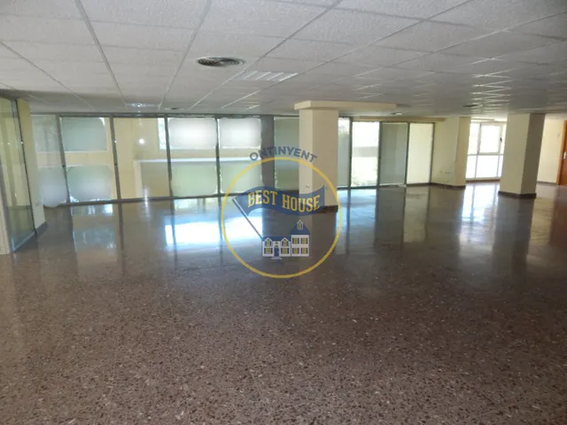GRAN LOCAL COMERCIAL EN ZONA TRANSITADA EN ONTINYENT — 3