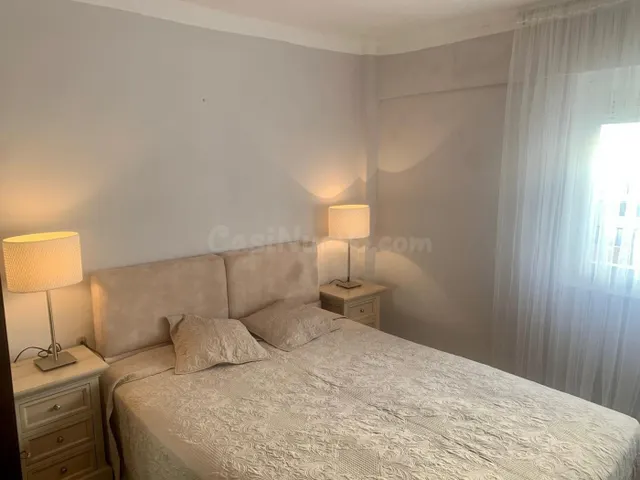 Apartamento con 3 dormitorios en calle Zafiro  11, Alicante — 4