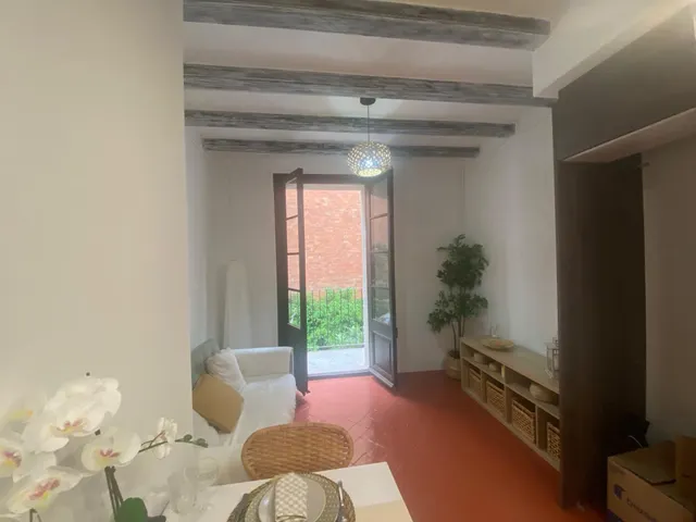 ESTUPENDO APARTAMENTO REFORMADO AL LADO DE SAGRADA FAMILIA — 2
