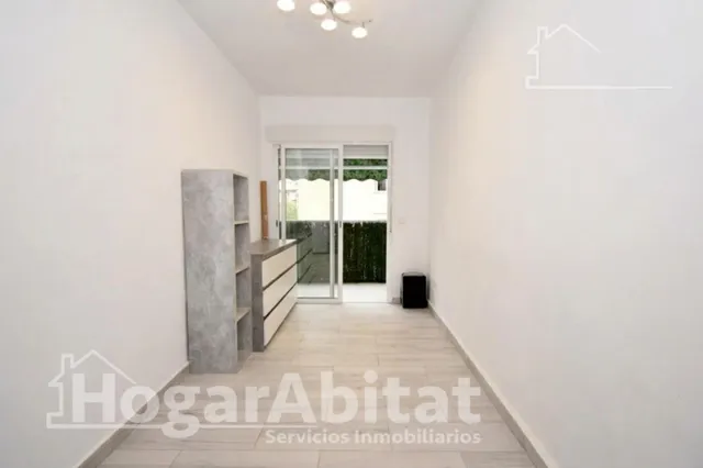 Exclusiva ubicación junto a la playa en este piso reformado con amplio balcón y ascensor en la Malvarrosa — 24