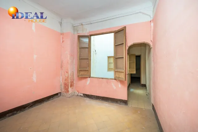 A LA VENTA EDIFICIO EN PLAZA BIB-RAMBLA — 27