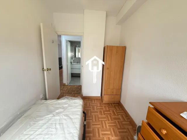 Piso en venta en Alicante, 80m2, 3 habitaciones, 1 baño, segunda planta con ascensor,zona santo domingo — 39