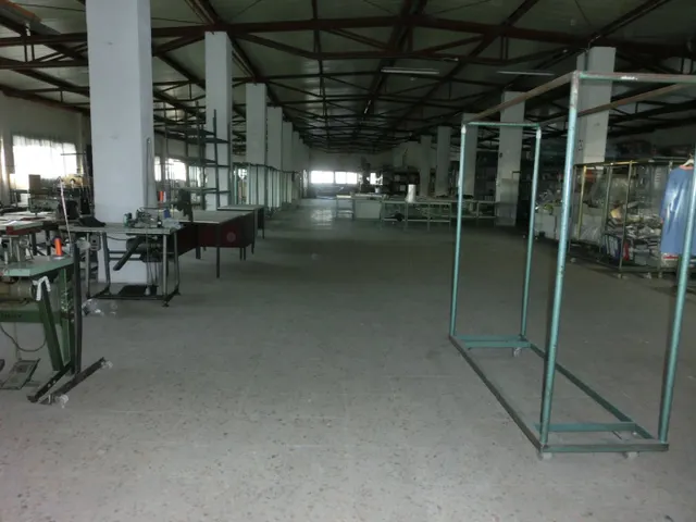 Edificio Industrial en venta — 12