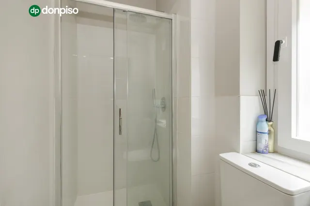 EXCLUSIVO PISO DE 253 m2 EN GRANADA CENTRO – 2.800 €/MES DE RENTABILIDAD — 8