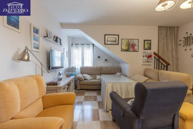 Casa en Armilla con terraza, patio y amplia cochera — 4