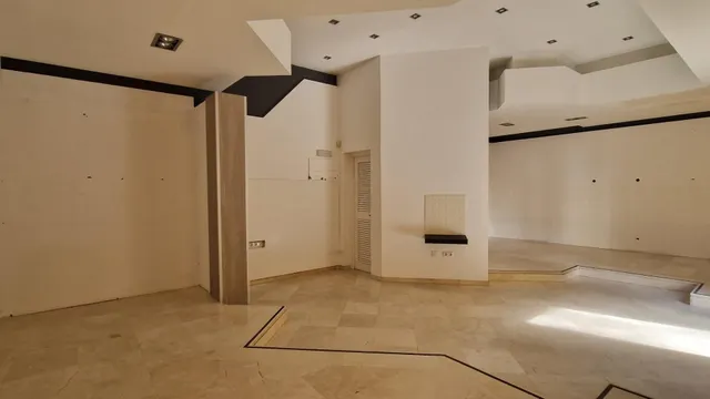 Local comercial en zona centro en Calle Santo Domingo junto a Plaza Aladro — 9