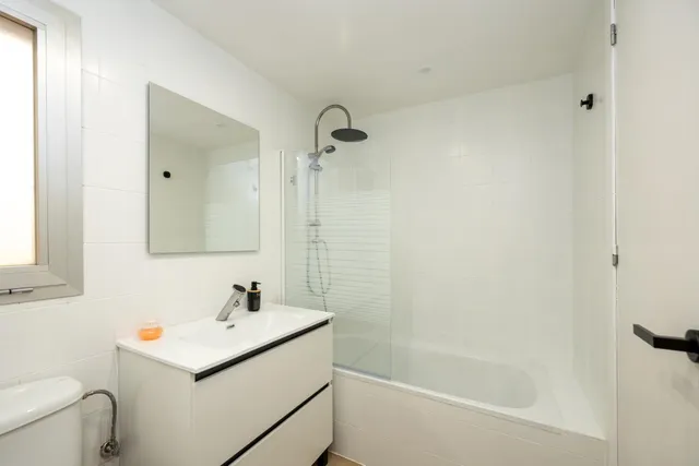 Planta baja con terraza privada, 3 dormitorios, 2 baños y garaje — 20