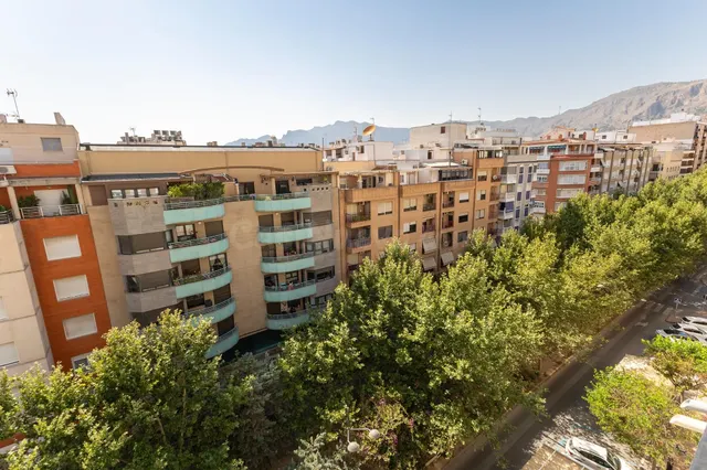 ✨ Piso recién reformado listo para entrar a vivir en AV. TEODOMIRO, céntrico, 3 habitaciones, 2 baños, muy luminoso 🏙️ — 11