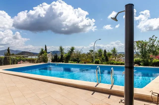 Espectacular chalet con vistas al mar - foto 3