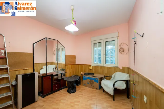 Casa con estupenda ubicación en Armilla. avenida de los ogíjares — 20