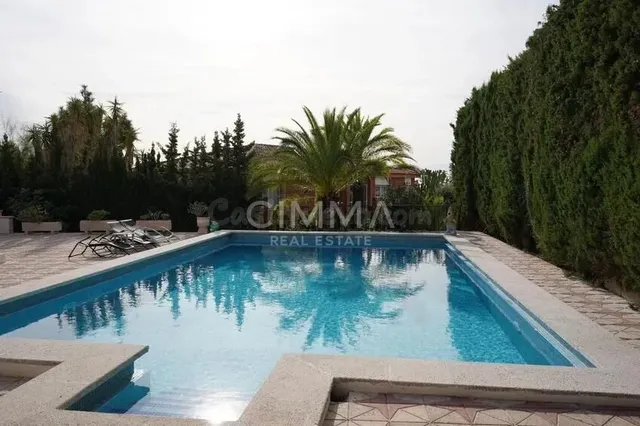 Chalet independiente con piscina - foto 2