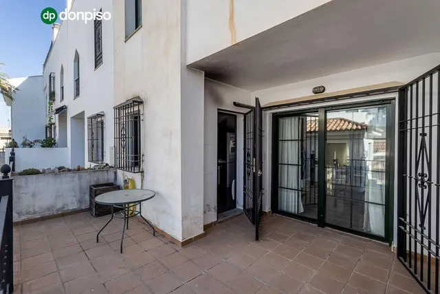 Adosado con espectacular terraza panorámica y piscina a 20 min de Granada — 8