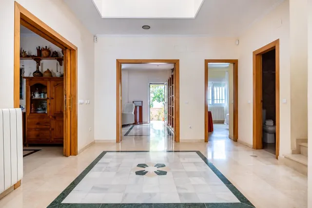 Fabulosa casa con patio ajardinado en Gelves, a diez minutos del centro de Sevilla. — 9