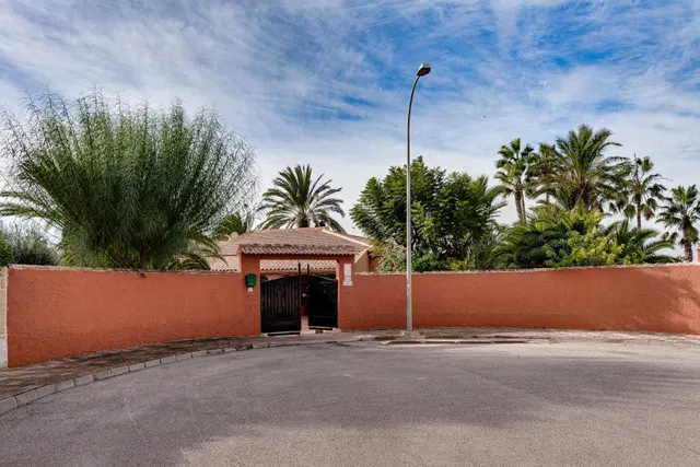 En Venta Villa de Lujo en San Luis Torrevieja — 2