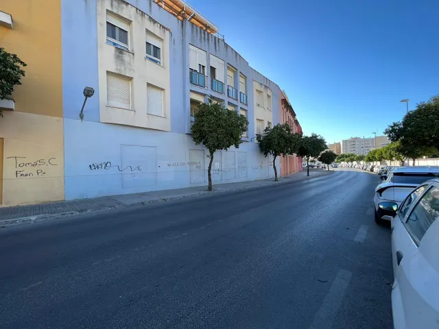 Local idóneo para supermercado, gimnasio y otras actividades comerciales con parkings — 2