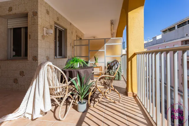 Vivienda SIN ASCENSOR de cuatro dormitorios en segunda línea de playa — 27