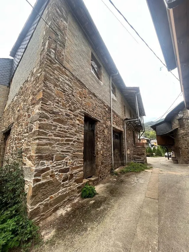 SE VENDE CASA EN CONSTRUCCIÓN  EN VILLANUEVA DE VALDUEZA — 2