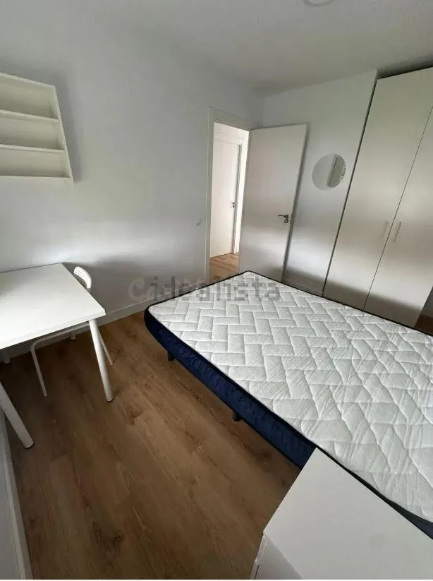 Totalmente reformada, exterior y con terraza. — 5