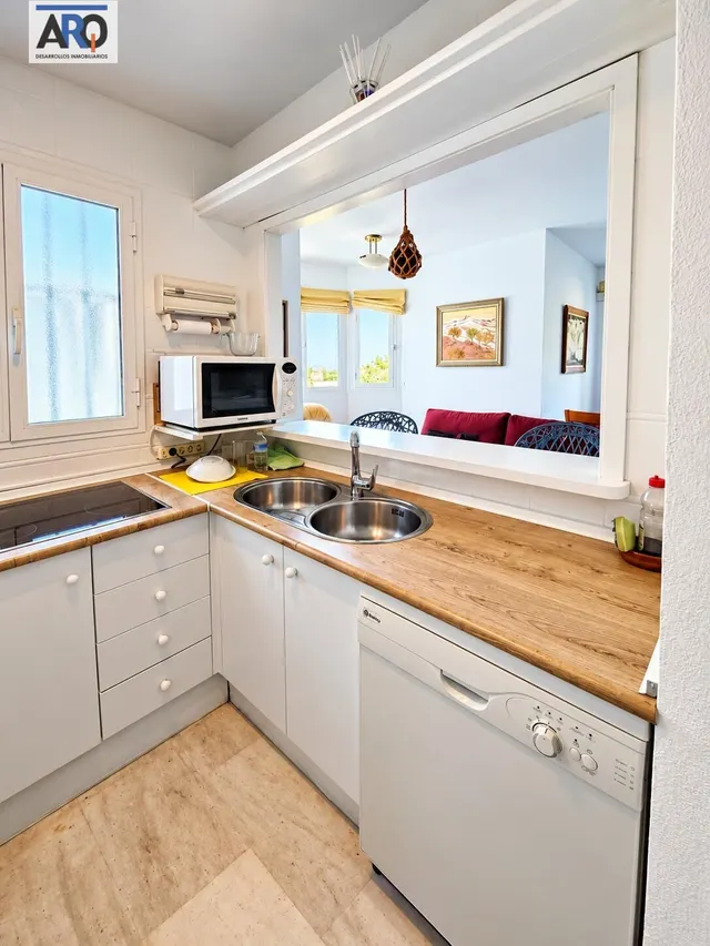 Oportunidad en Benalmádena Costa: 1 dormitorio cerca del mar — 18