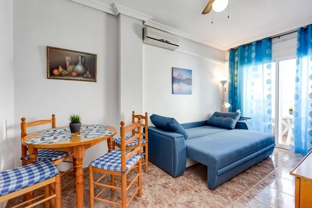 Apartamento en el centro de Torrevieja cerca de la playa Playa del Cura — 10