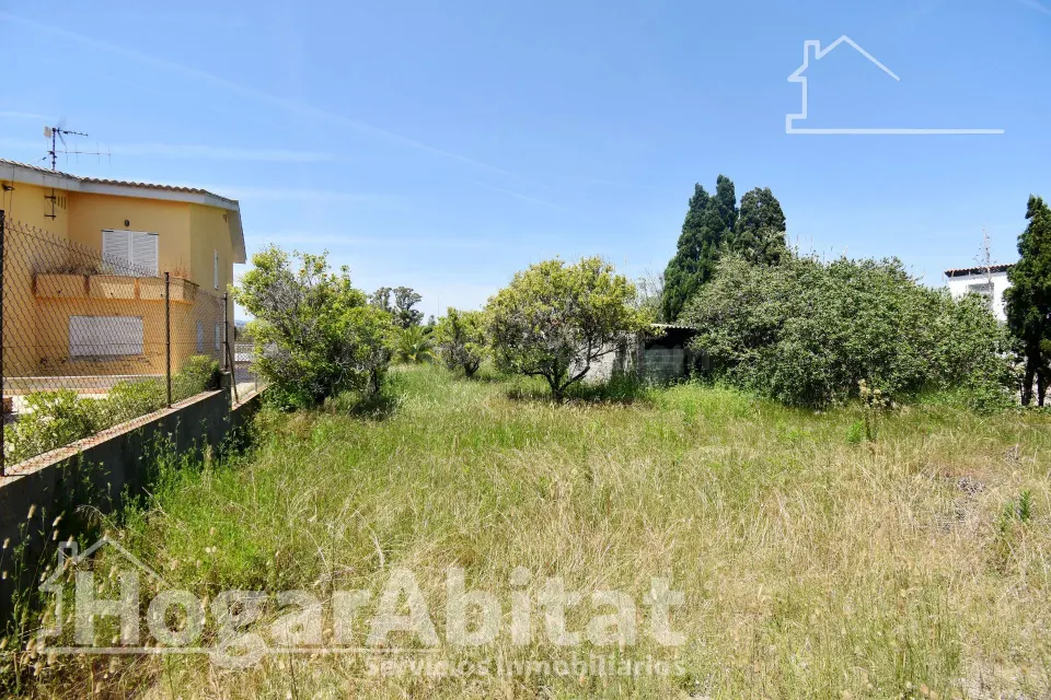 ¡MAGNÍFICA OPORTUNIDAD! TERRENO URBANO Y AMPLIO EN LA PLAYA DE NULES
