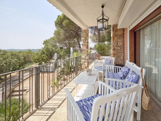 Villa mediterránea con 2.000 m2 de parcela y espacio sin lím - foto 3
