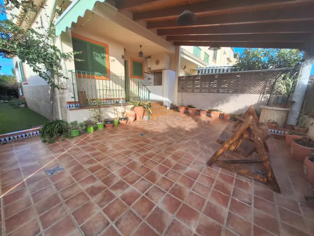 TAV122 - ADOSADO EN AVENIDA AZAHAR DE TAVERNES DE LA VALLDIG