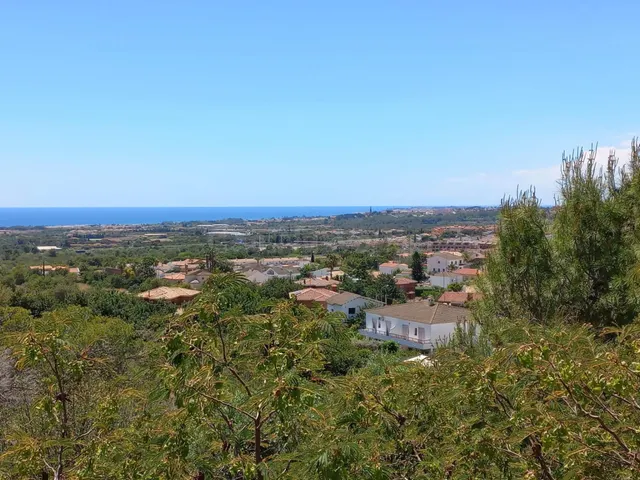 Parcelas urbanas para 6 viviendas en Roda de Barà – Example  - foto 4