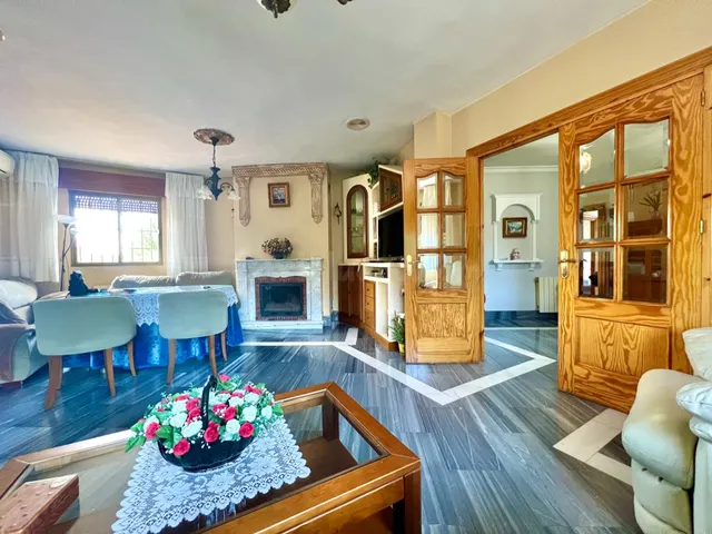 FANTÁSTICO CHALET EN OTURA — 5