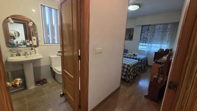 Vive frente al mar en este exclusivo piso en la Playa de Muchavista. — 23