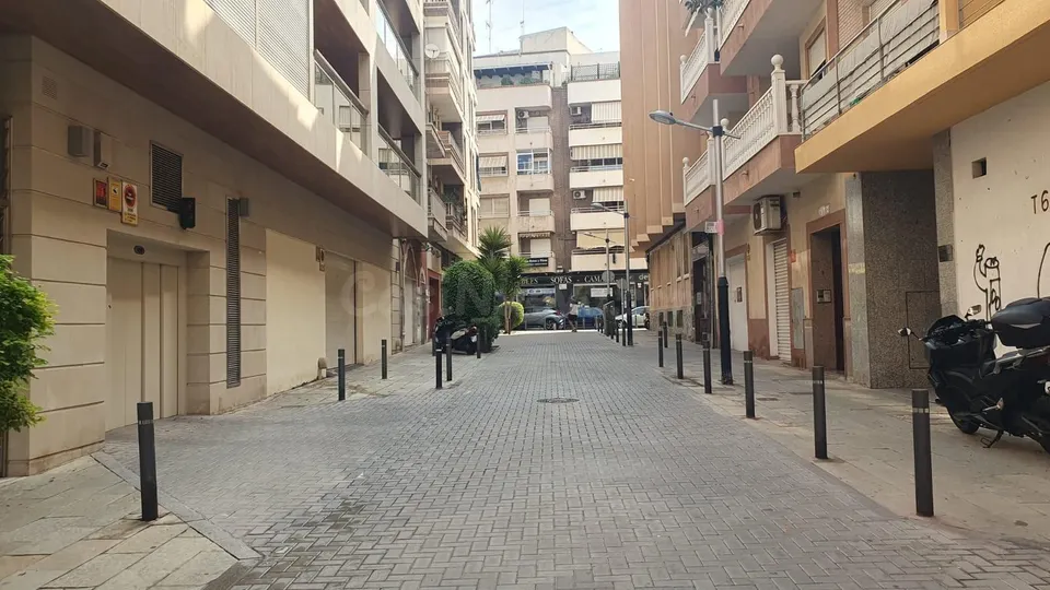 LOCAL COMERCIAL CENTRICO CON SALIDA DE HUMOS