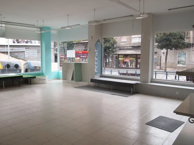 LOCAL COMERCIAL EN LA AVENIDA DE LA PUEBLA — 3
