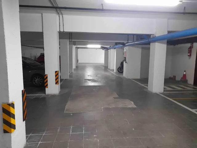 Plazas de Parking para COCHE o MOTOS en la Plaça Granollers de Mataró — 4