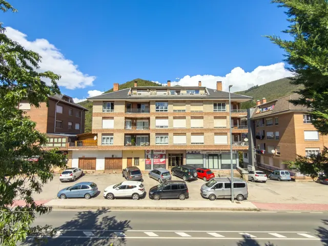 ¡EL PISO QUE MARCA LA DIFERENCIA EN OJEDO! 4 habitaciones, 2